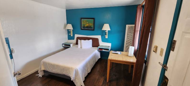 罗丝汽车旅馆(Rose's Motel)图片