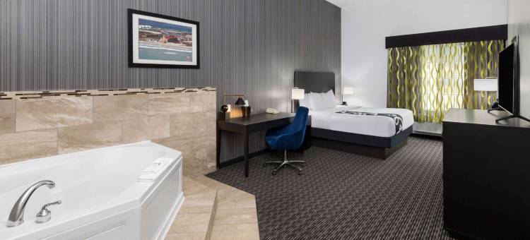 奥斯汀锡达帕克拉昆塔温德姆套房酒店(La Quinta Inn & Suites by Wyndham Austin - Cedar Park)图片