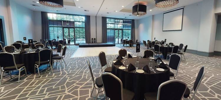 法恩伯勒乡村酒店(Village Hotel Farnborough)图片