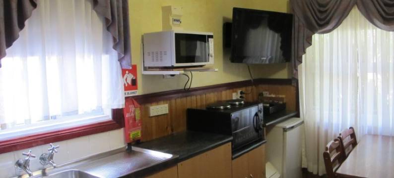 雪松山林小屋(Cedar Lodge Cabins)图片