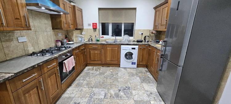 斯努兹登韦尔斯利酒店-近斯劳车站(SnoozeDen Wellesley – Near to Slough Station)图片