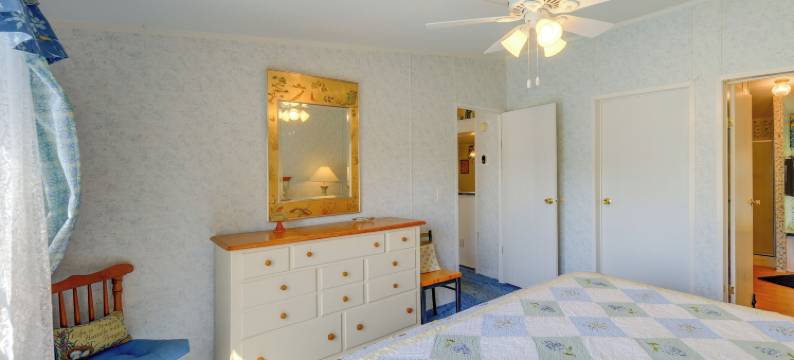 宁静的家：2个露台距离Blue Ridge Pkwy 3英里(Serene Home 2 Decks, 3 Mi to Blue Ridge Pkwy)图片