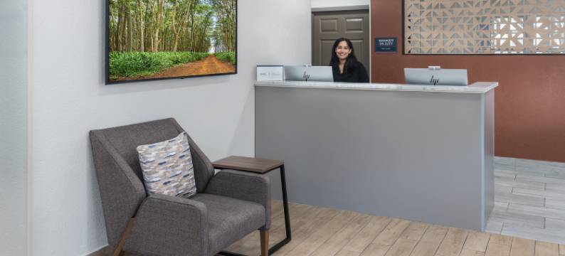 迈阿密多拉烛木套房酒店(Candlewood Suites MIAMI - DORAL by IHG)图片