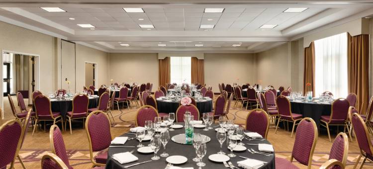 密尔沃基布鲁克菲尔德希尔顿逸林酒店(DoubleTree by Hilton Hotel Milwaukee - Brookfield)图片