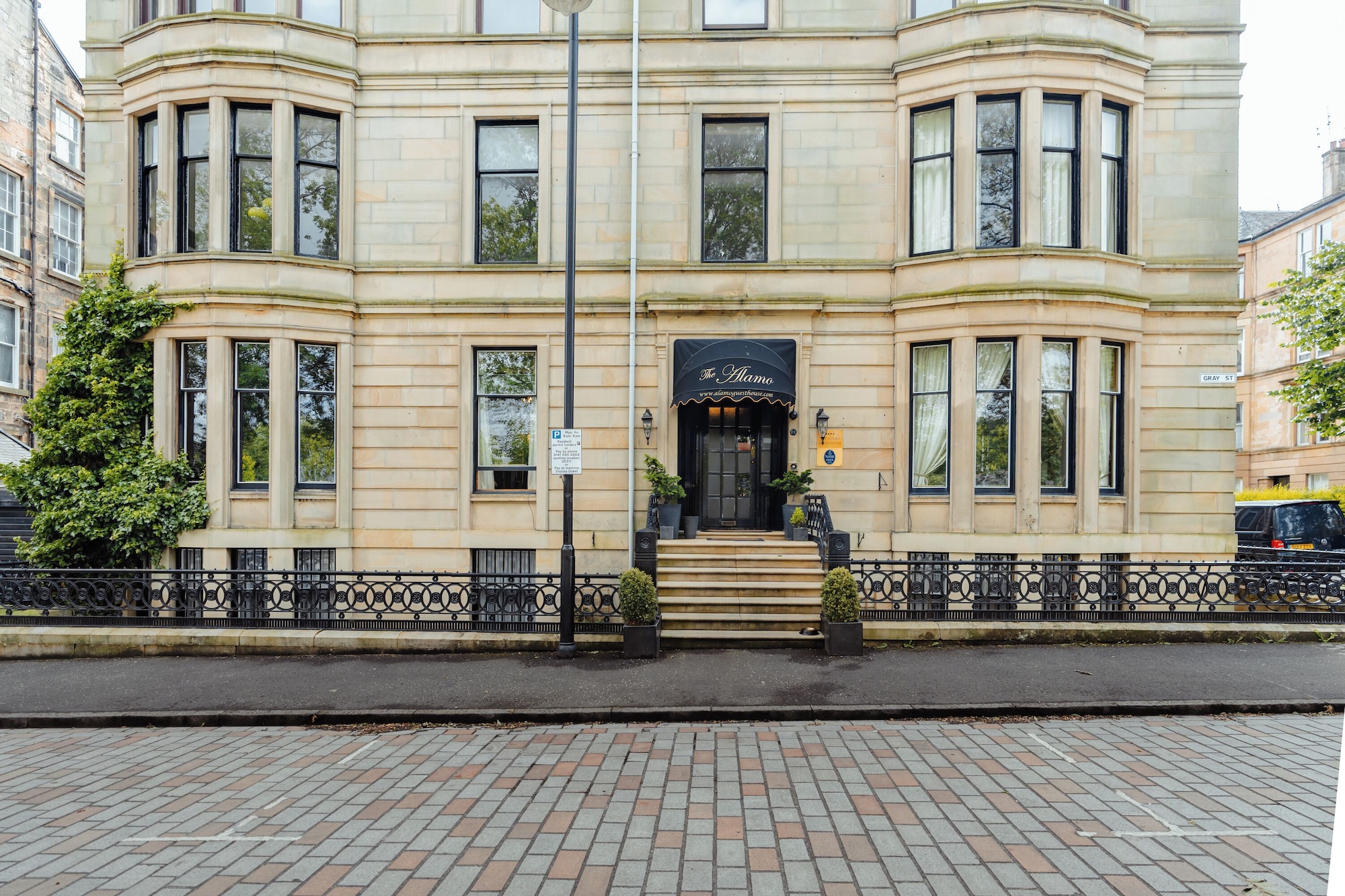 The Alamo Guest House Over view