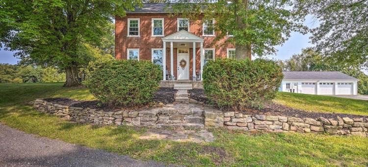 高档乡村住宅，设有火坑，在Taneytown！(Upscale Country Home w/ Fire Pit in Taneytown!)图片