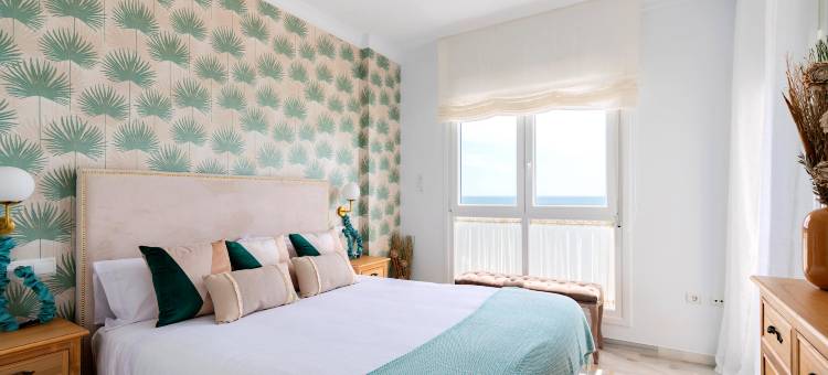 Exclusive apartment in front of the sea. Victoria图片