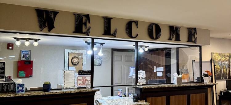 双湖旅馆和房车(Twin lakes inn And RV)图片