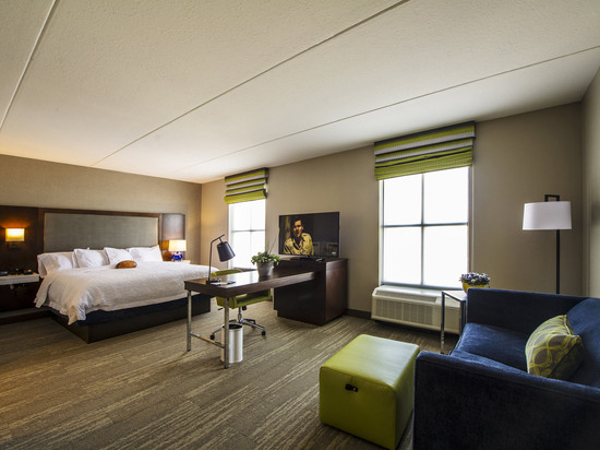 福克斯伯勒曼斯菲尔德欢朋套房酒店