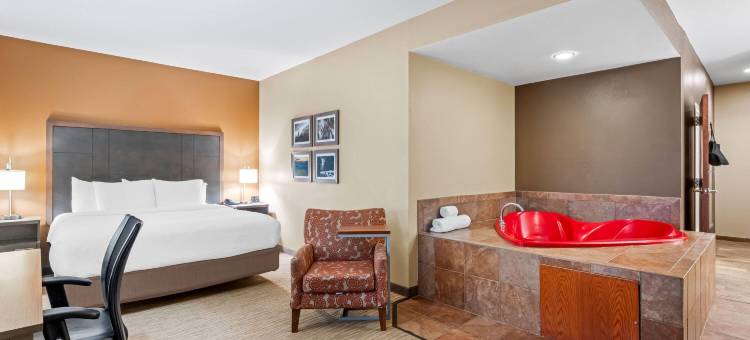 布恩大学拉昆塔温德姆套房酒店(La Quinta Inn & Suites by Wyndham Boone University)图片