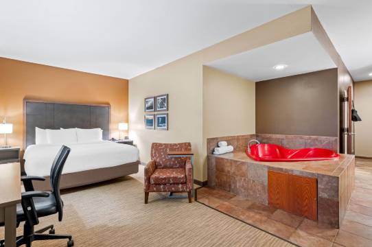 布恩大学拉昆塔温德姆套房酒店(La Quinta Inn & Suites by Wyndham Boone University)