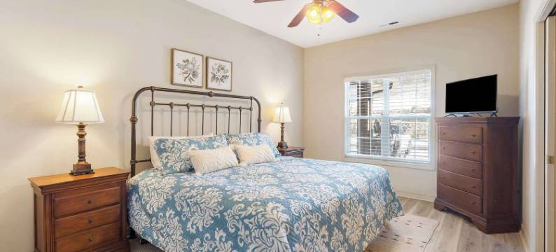 小鸟巷之美 - 高尔夫、游泳池、健身房等！(Birdie Lane Beauty - Golf, Pools, Gym, & More!)图片