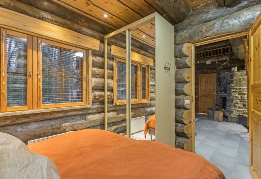 Mennink?isenkolo Hotel Overview