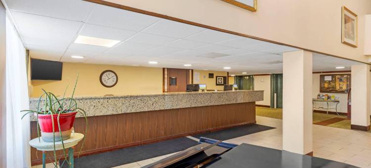 兰辛西克拉丽奥酒店及会议中心(Clarion Hotel & Conference Center Lansing West)图片