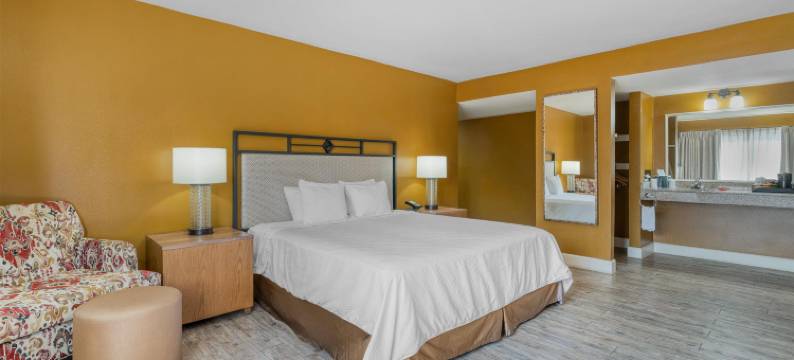 卡马里奥贝斯特韦斯特酒店(SureStay Hotel by Best Western Camarillo)图片