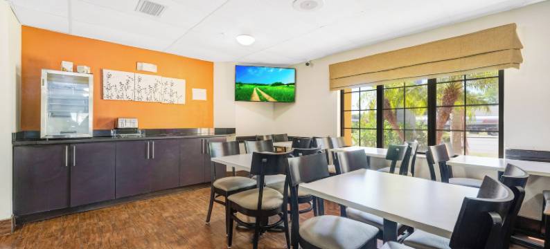 佛罗里达州利斯堡蔚景温德姆酒店(Wingate by Wyndham Leesburg Florida)图片