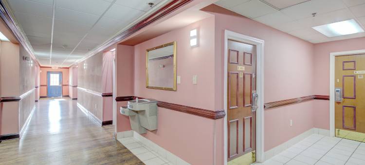靠近洛克斯特格罗夫I 75的种植园客栈及套房(Plantation Inn & Suites Near Locust Grove I 75)图片