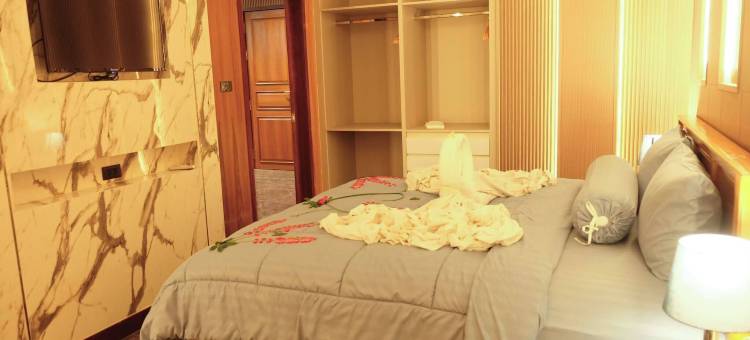 靠近步行街的私人按摩浴缸泳池套房(Private Jacuzzi Pool Suite Near Walking Street)图片