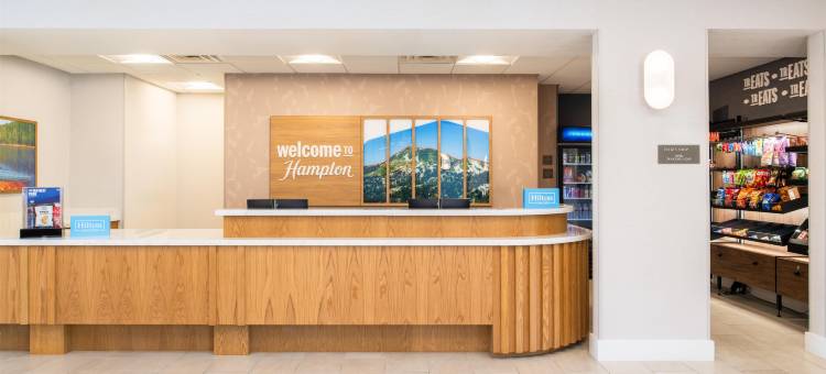 雷丁欢朋套房酒店(Hampton Inn & Suites Redding)图片