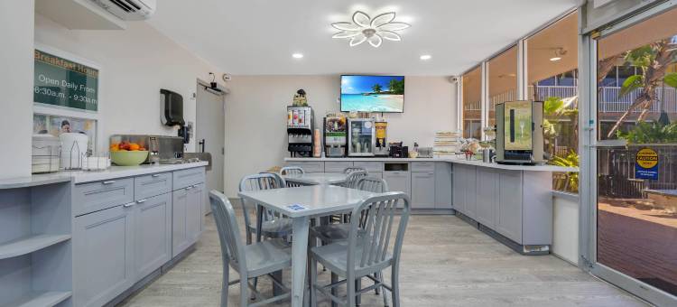 好莱坞大道凯艺套房酒店(Quality Inn & Suites Airport - Cruise Port Hollywood)图片