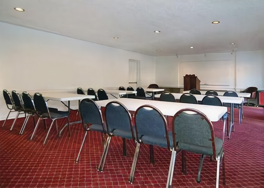 Hotel Inn Santa Fe Over view