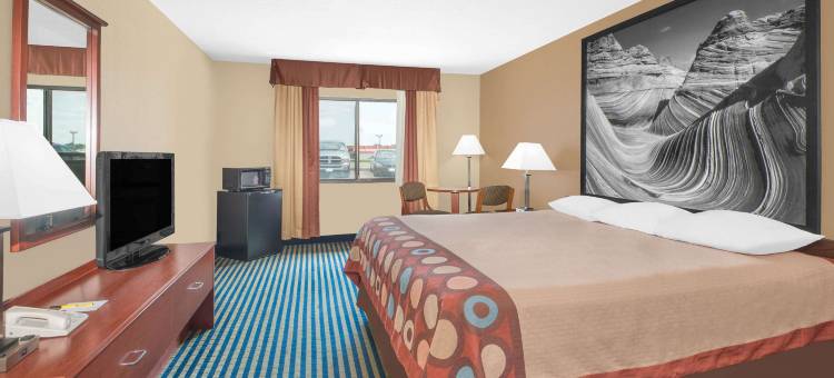 马绍尔速8酒店(Super 8 by Wyndham Marshalltown)图片