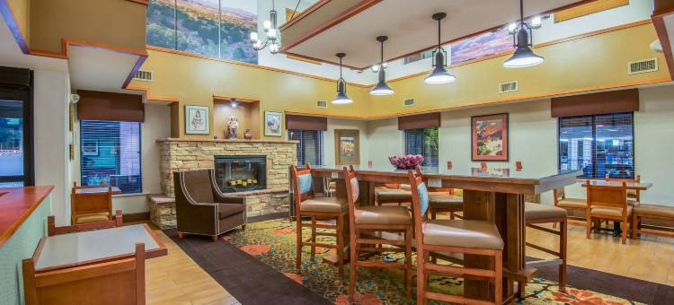 洛斯阿拉莫斯怀特岩希尔顿欢朋套房酒店(Hampton Inn & Suites by Hilton Los Alamos White Rock)图片