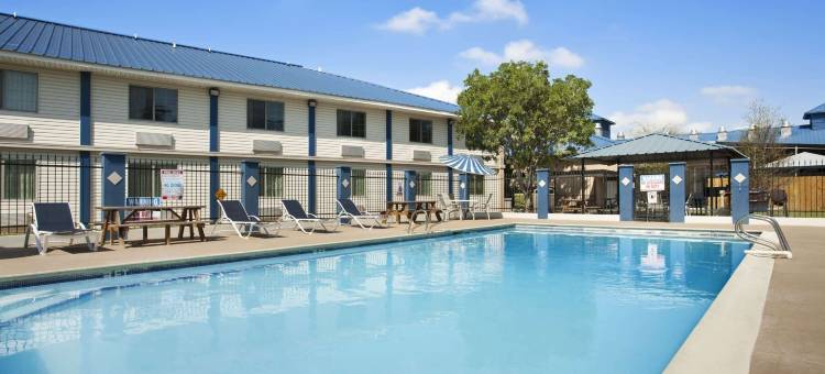 拉雷多戴斯套房酒店(Days Inn & Suites by Wyndham Laredo)图片