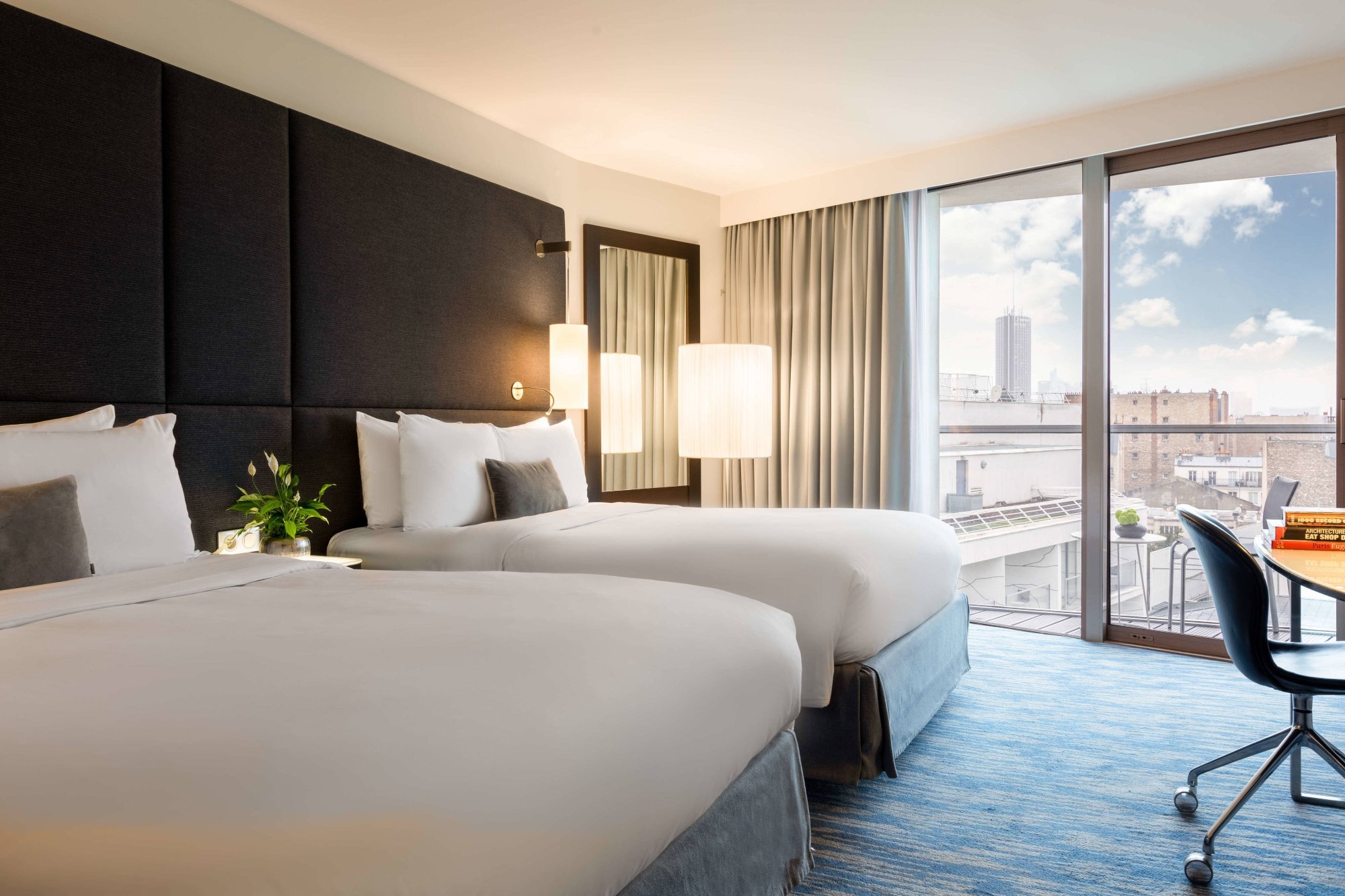 Renaissance Paris Arc de Triomphe Hotel Over view