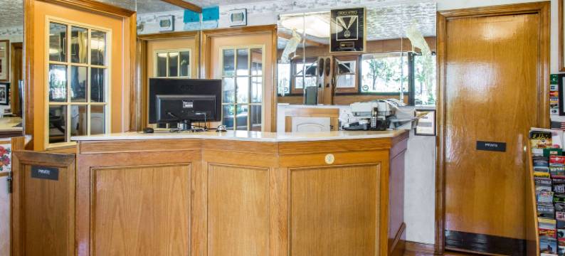 布兰福尔德 - 吉尔福德罗德威套房酒店(Rodeway Inn & Suites Branford - Guilford)图片