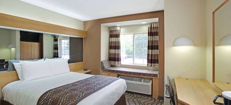 夏洛特-大学广场麦客达套房酒店(Microtel Inn & Suites by Wyndham Charlotte/University Place)图片