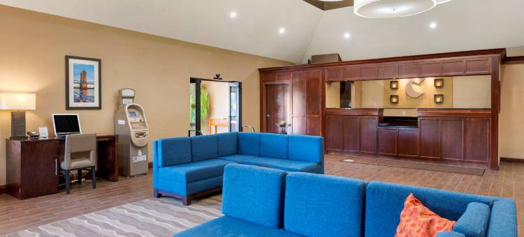 辛辛那提东门舒适套房酒店(Comfort Inn & Suites Cincinnati Eastgate)图片