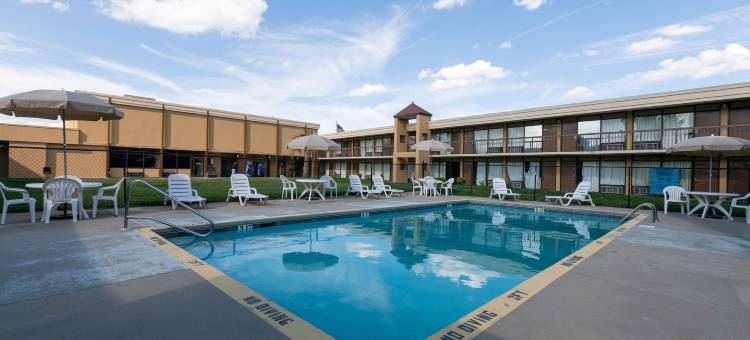 戈尔兹伯勒温德姆速8酒店(Super 8 by Wyndham Goldsboro)图片