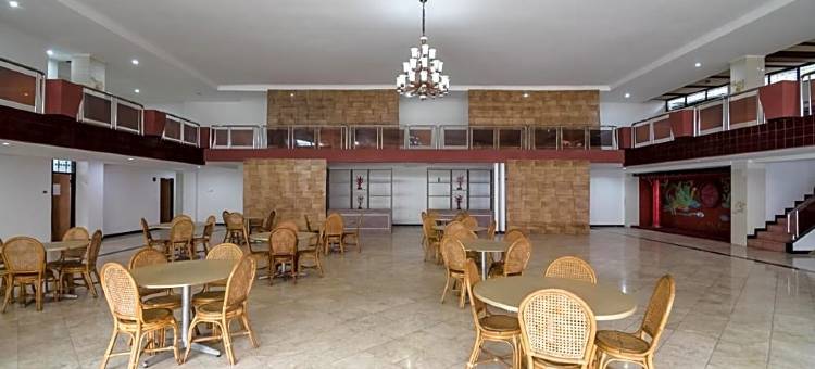 红多兹酒店靠近苏卡布米站2号(RedDoorz Near Sukabumi Station 2)图片