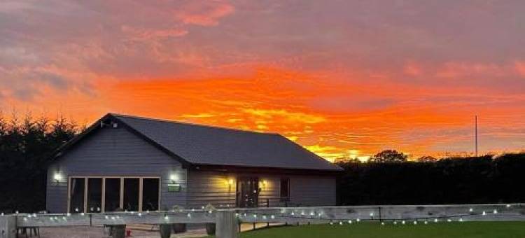Fairview Farm Log Cabins & Lodges Holiday Accommodation Set in 88 Acres in Nottingham图片