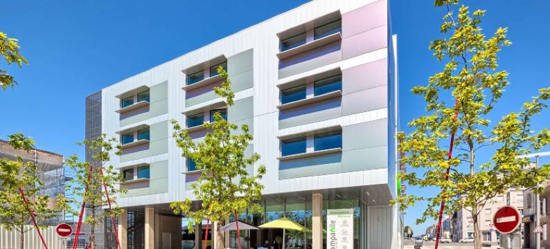 拉罗什续尔雍中心火车站康铂酒店(Campanile PRIME - La Roche Sur Yon Centre Gare)图片