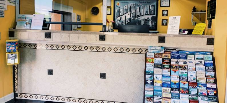 马里昂北卡罗来纳州速8酒店(Super 8 by Wyndham Marion NC)图片