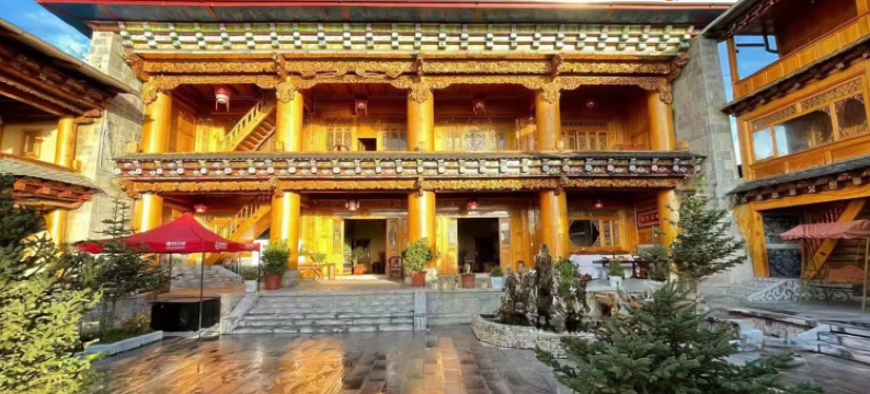 香格里拉嘎日宗艺庄园图片