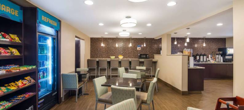 市中心凯隆波因特酒店(Clarion Pointe Downtown)图片