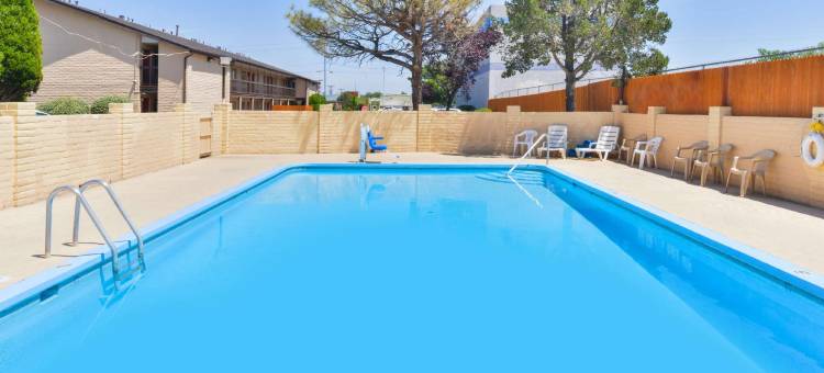 阿尔伯克基东北戴斯精选温德姆酒店(Days Inn by Wyndham Albuquerque Northeast)图片