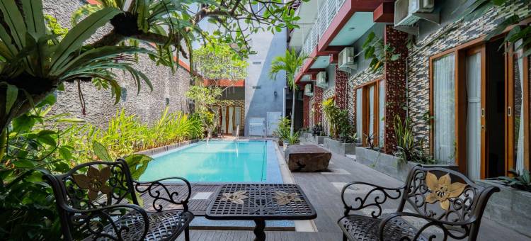 加兰丁香玛琅红多兹高级酒店(RedDoorz Premium @ Jalan Cengkeh Malang)图片