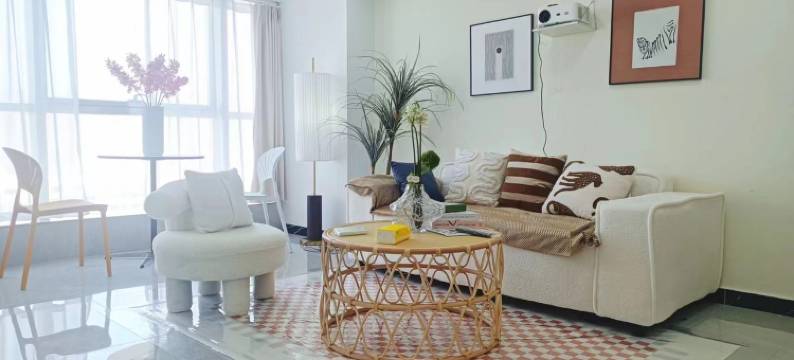 天山银河广场投影大床房复式loft密码锁公寓(裕华东路分店)图片