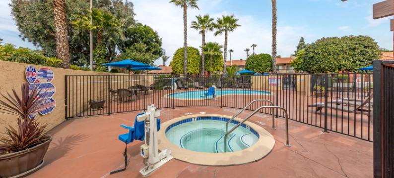 美国贝斯特韦斯特酒店(Best Western Americana Inn)图片