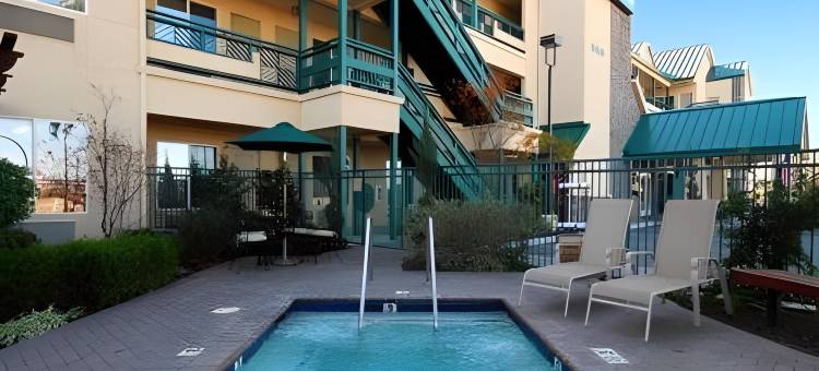 利弗莫尔葡萄酒乡村品质酒店套房(Quality Inn & Suites Livermore Wine Country)图片