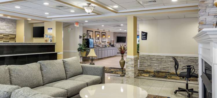 新英格兰贝斯特韦斯特优质套房酒店(Best Western Plus New England Inn  Suites)图片