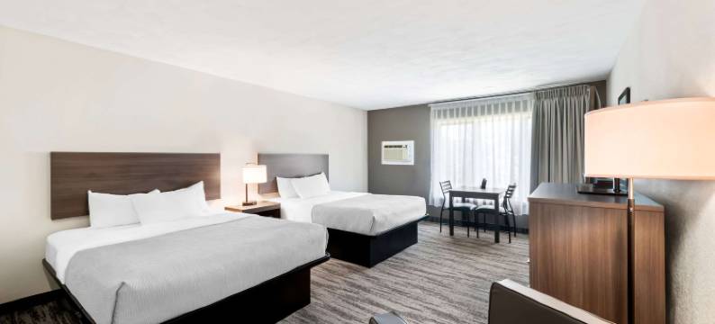 品质酒店及套房，穆尼辛(Quality Inn & Suites Munising)图片