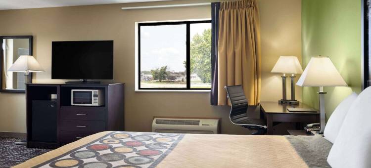 厄斯维尔速8酒店(Super 8 by Wyndham Dyersville Near Field of Dreams)图片