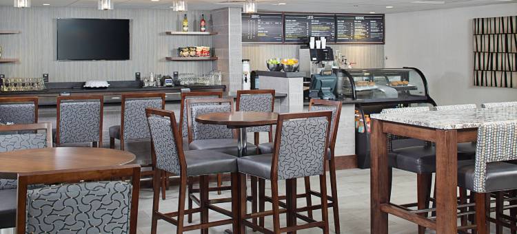 曼彻斯特波士顿地区机场万怡酒店(Courtyard Manchester-Boston Regional Airport)图片