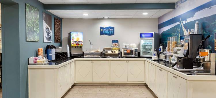 克拉丽奥酒店研究三角园达勒姆(Clarion Pointe Research Triangle Park Durham)图片