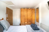Tranquil Fisherman's Cottage a Minute From The Beach with free reserved parking - Country Houses